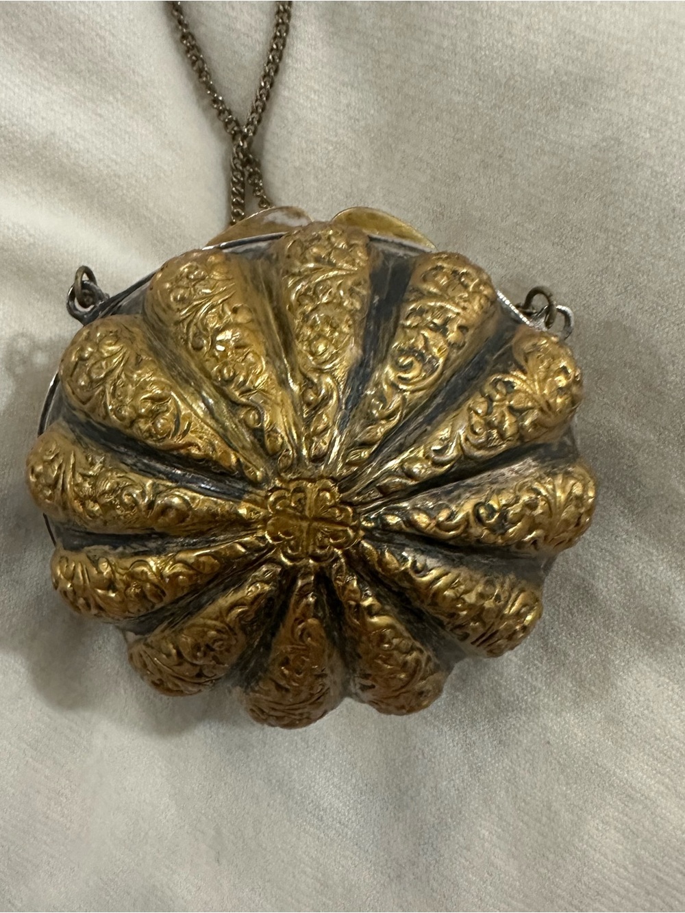 Vintage Vanglo Brass Purse - Rare Sculptural Statement - Collectible Crossbody - Picture 4 of 5